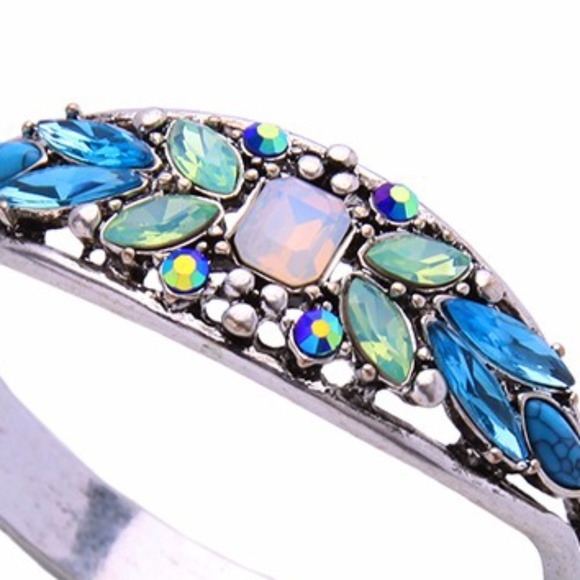 Silvertone Vintage Blue Ocean Bangle Bracelet - Picture 2 of 2